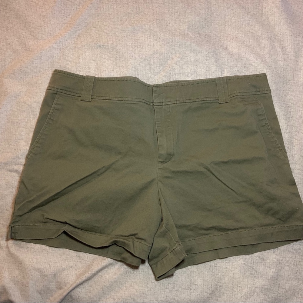 3/$10 New York & co shorts 14